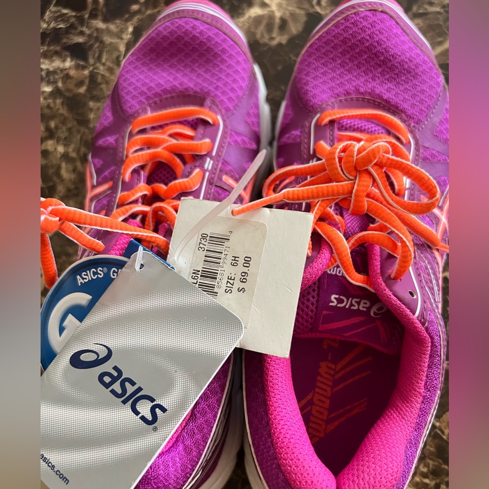 Brand new Asics gel shoes. never worn